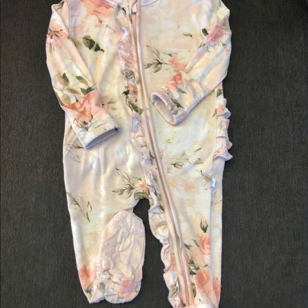 Posh Peanut Vintage Rose Footie